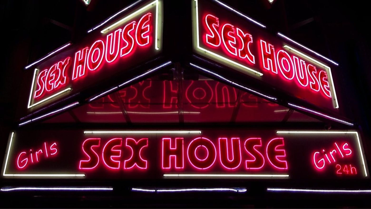 Hamburg: Reeperbahn Nightscape Audio Tour - photo 2