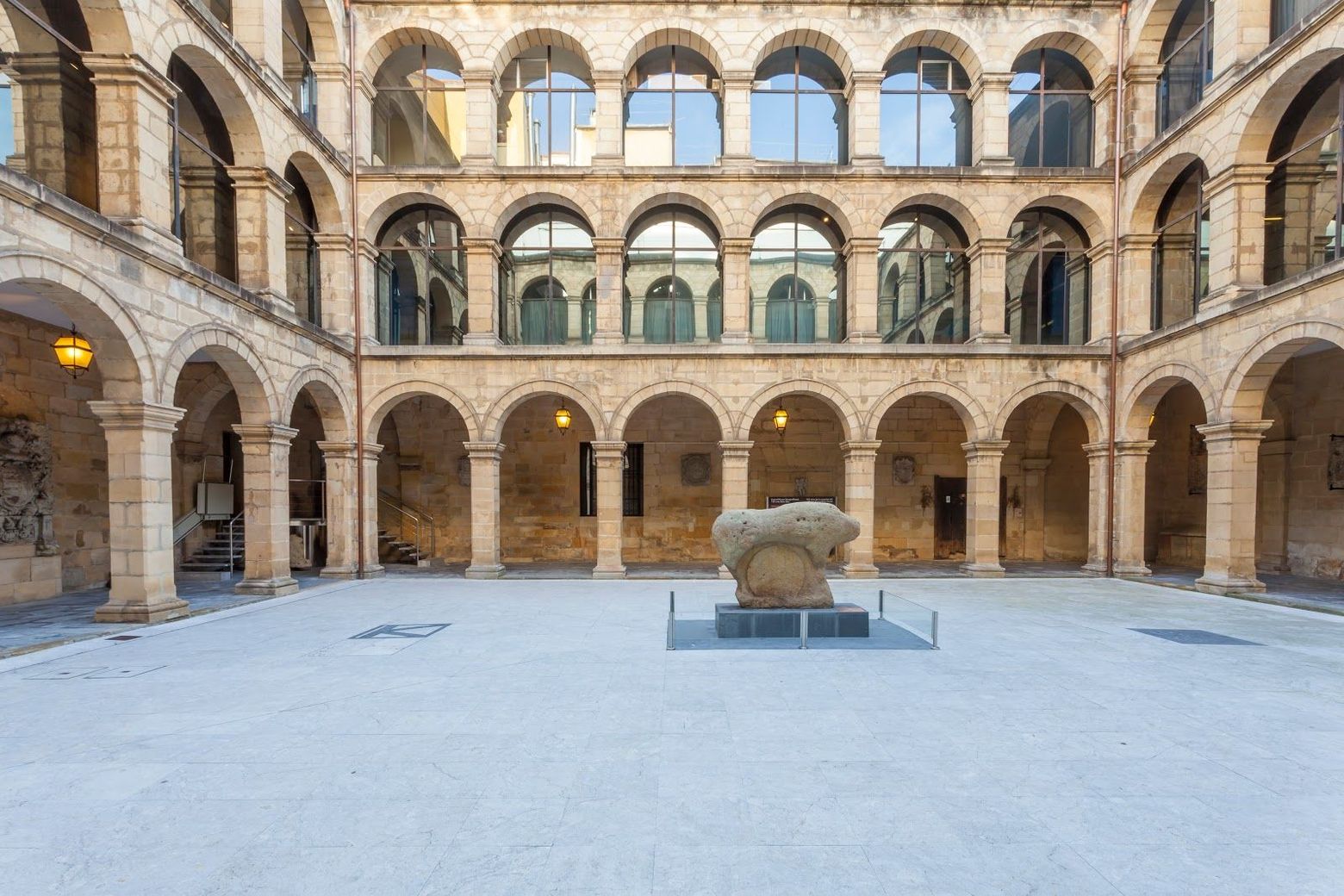 Bilbao: Guggenheim Museum Ticket & Artistic City Audio Tour - photo 2