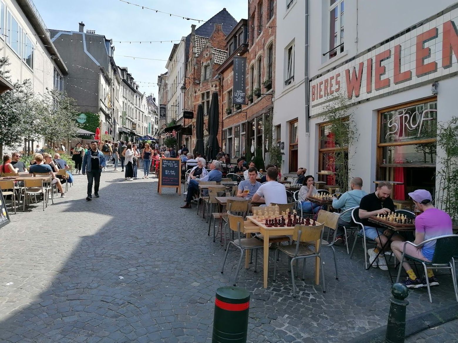 Brussels Highlights Tour with Banksy Museum Ticket - photo 2