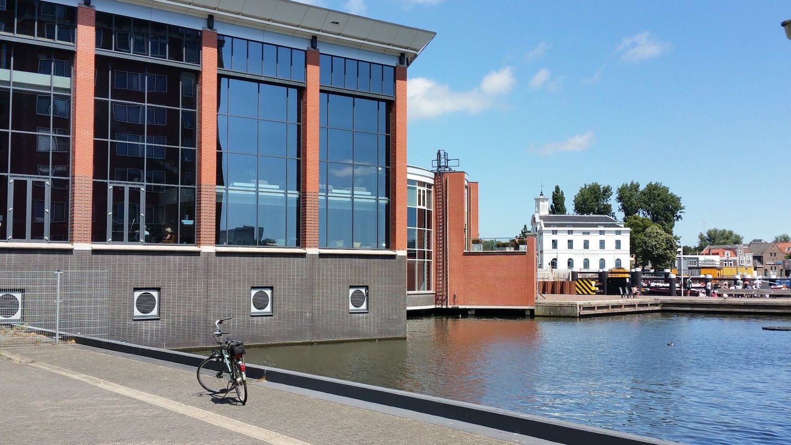 Zaandam: An Audio Journey Through History, Art, and Architecture - photo 2