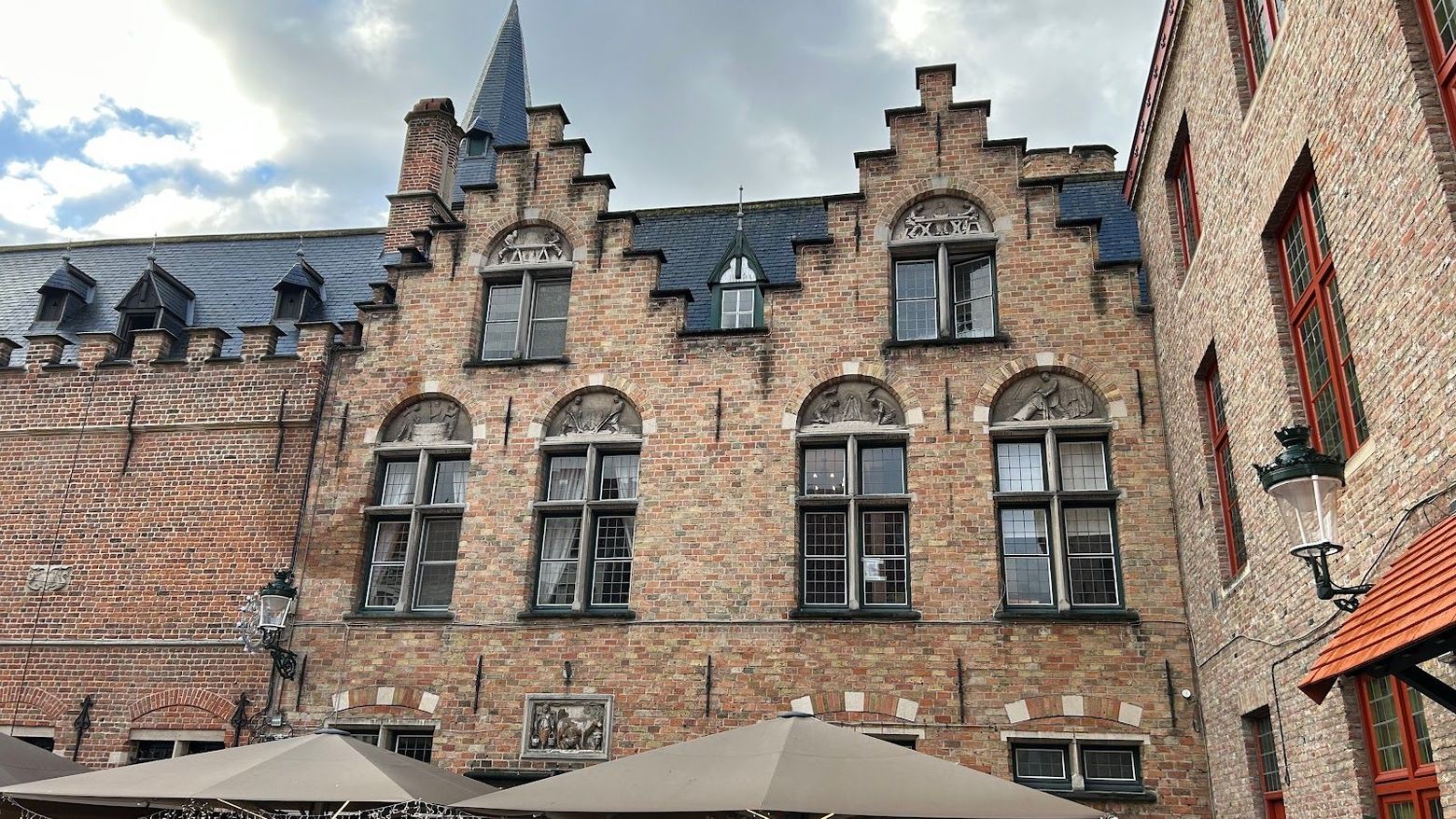 Brugge: Historium Ticket & City Adventure Audio Tour - photo 2