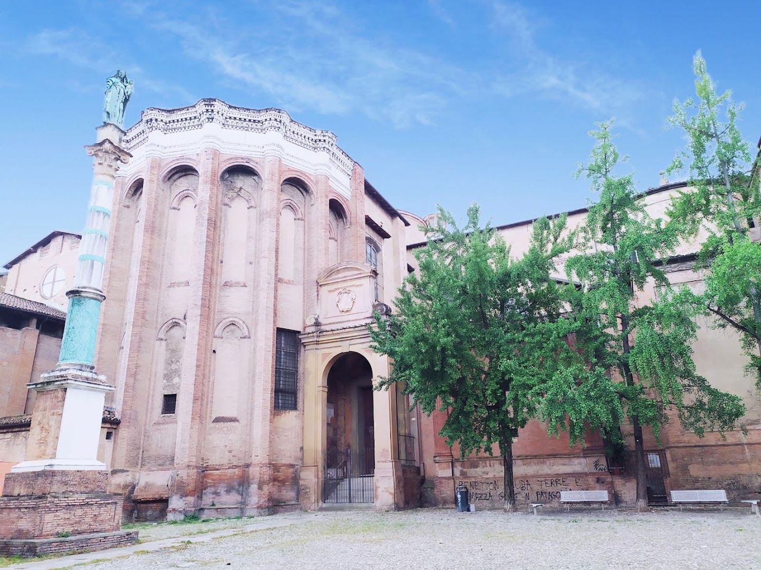 Bologna: Architectural Marvels Audio Tour - photo 2