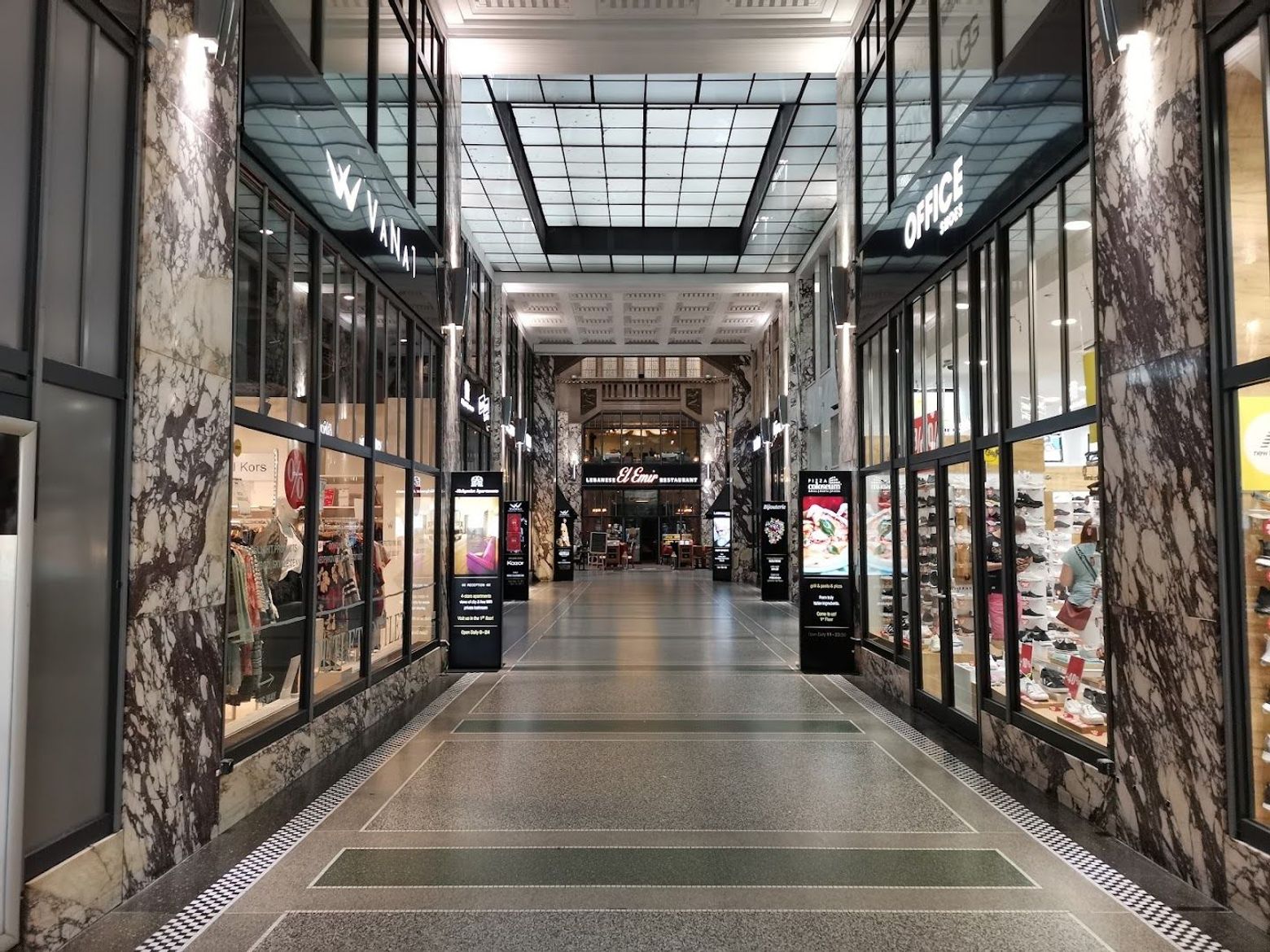 Prague: Historic New Town Audio Tour - photo 2