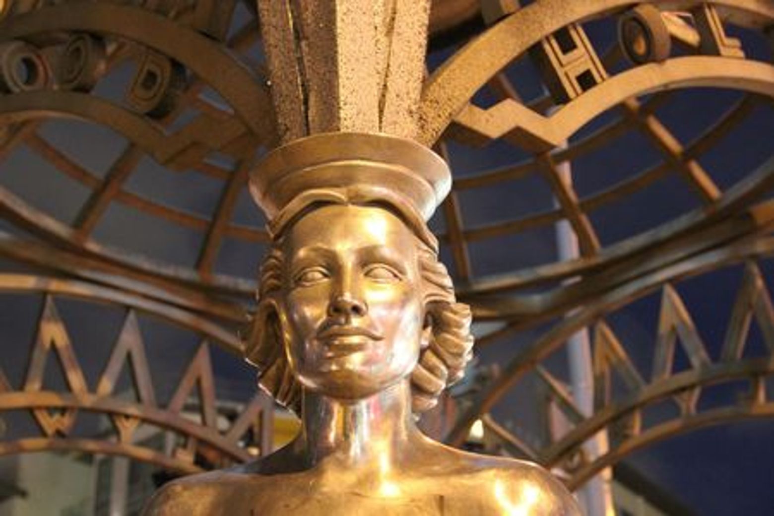 Hollywood Secrets: Sneaking Into Offbeat Locations of the Famous District - photo 4