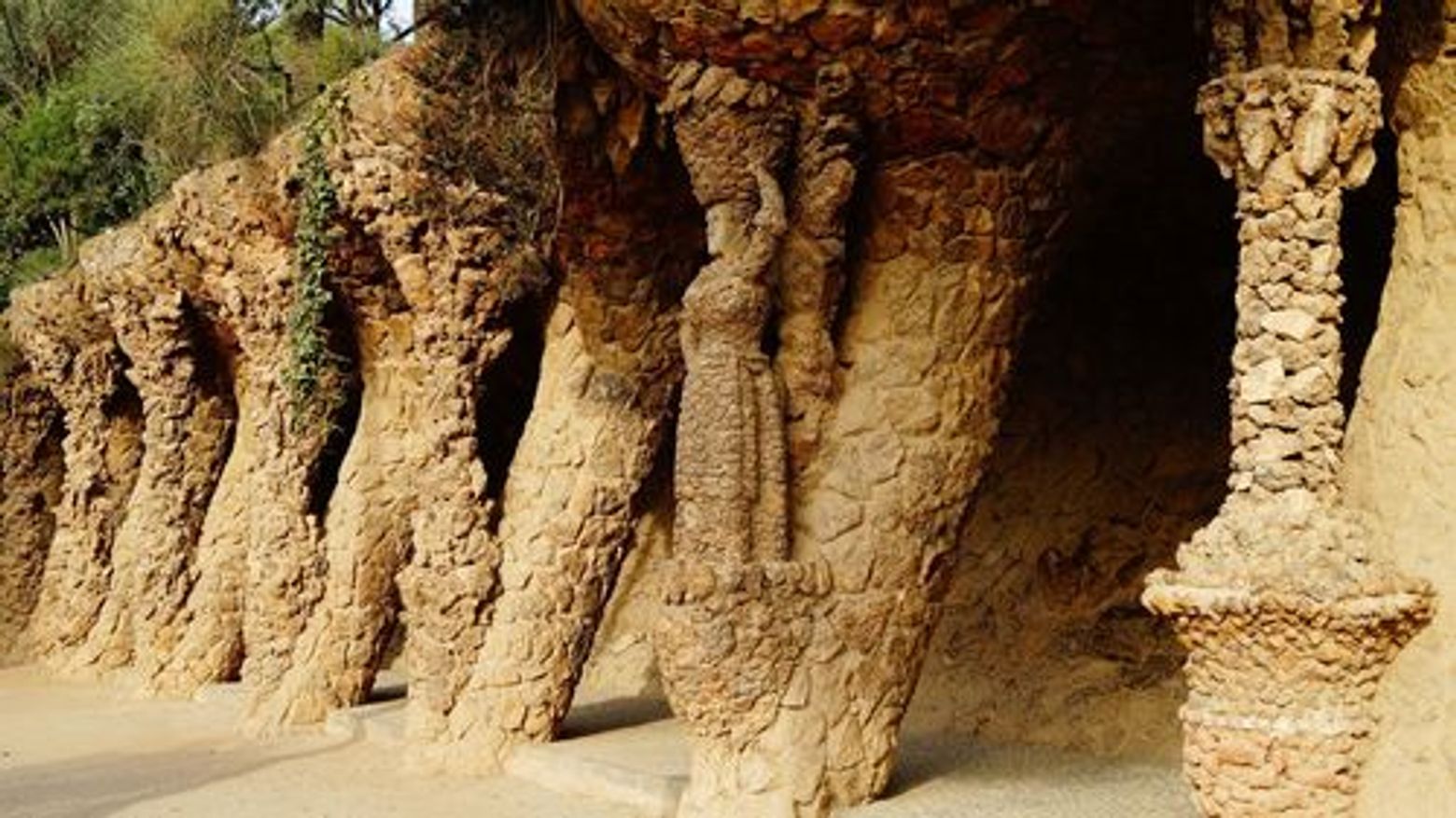 Park Guell In-App Audio Tour (WITHOUT A TICKET) - photo 4