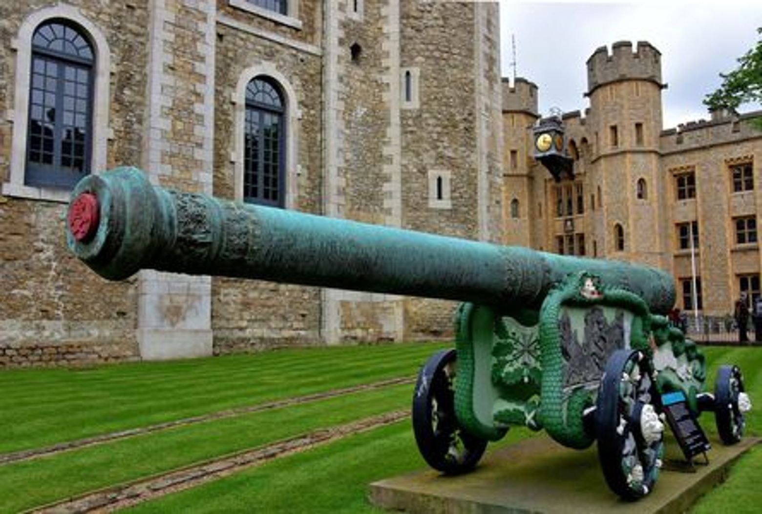 Tower of London: 950 Years of History - photo 4