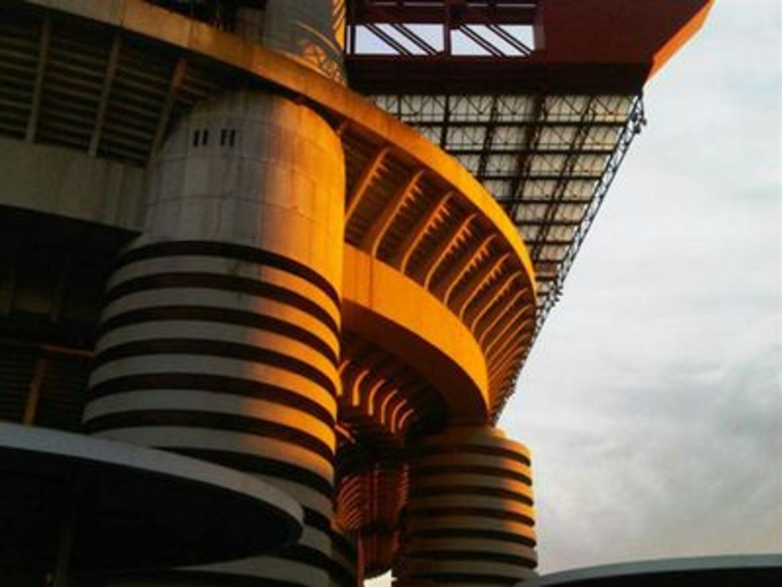 Milan: San Siro Stadium Reserved Entrance - photo 4