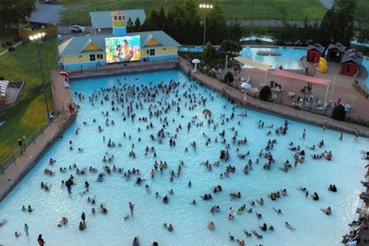 Nashville Shores Waterpark Tickets - photo 4