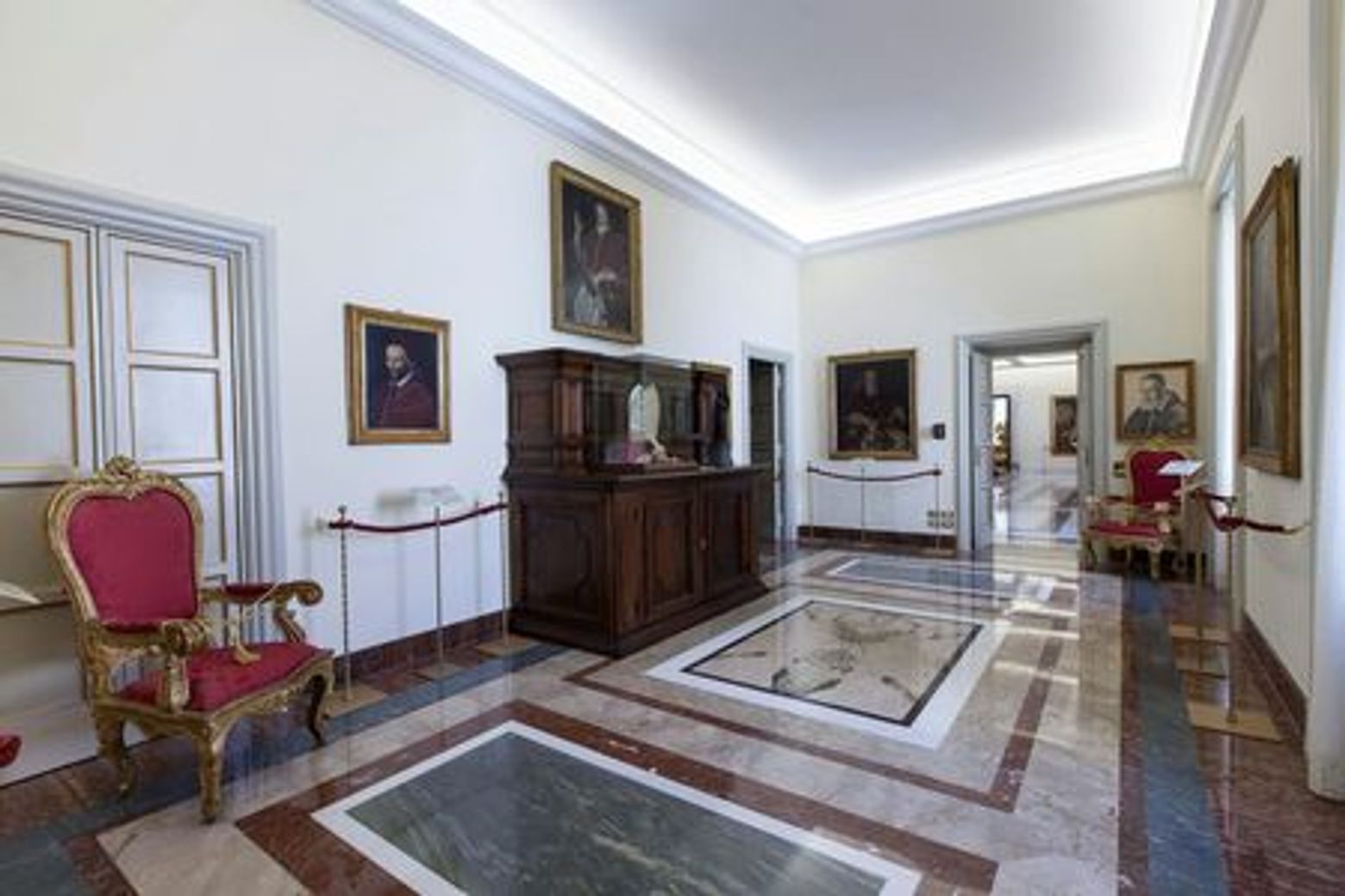 Castel Gandolfo: Papal Apartments and Secret Garden Entry Ticket - photo 3