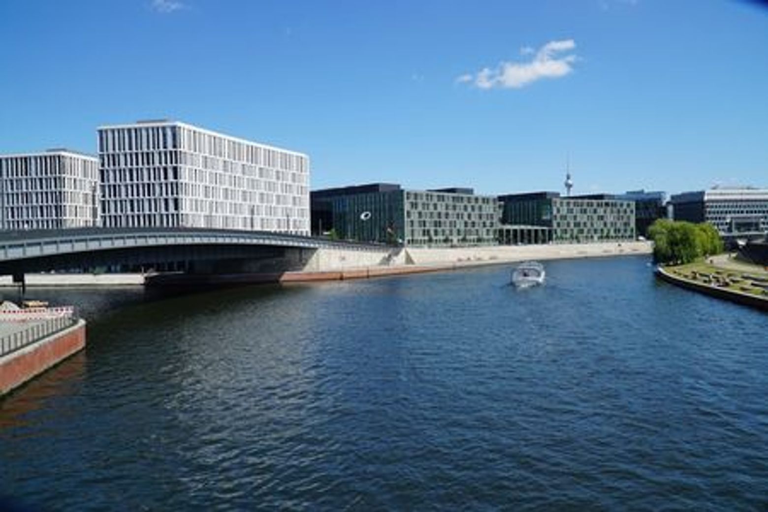 Berlin's Captivating Journey with Hamburger Bahnhof Ticket - photo 4