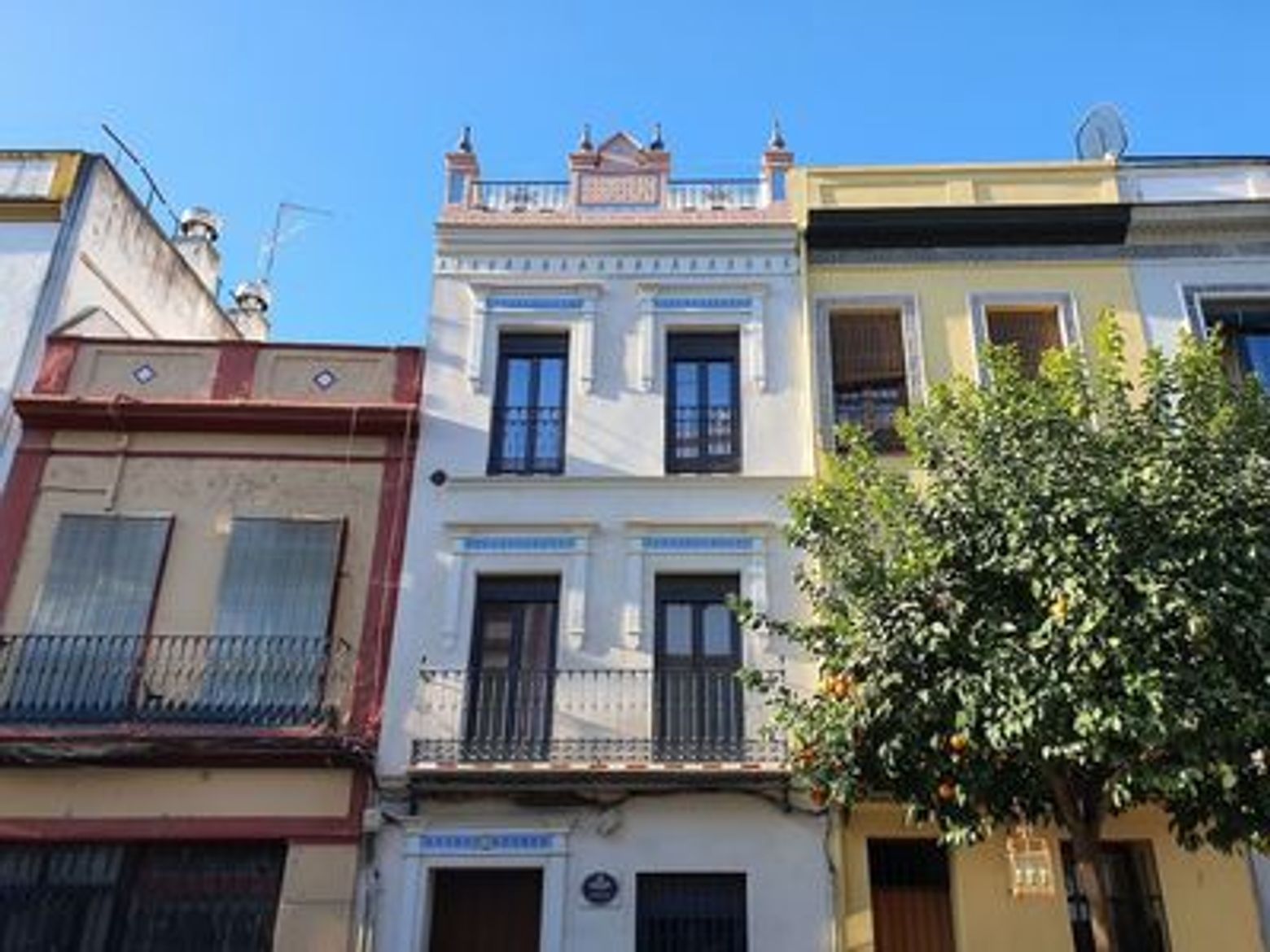 Sevilla: Royal Alcazar Ticket & City Walk Audio Tour - photo 4