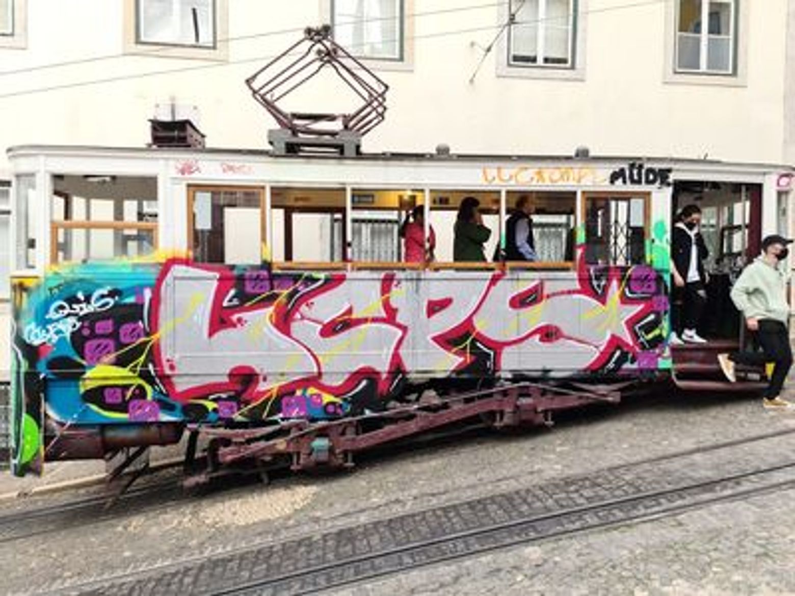 Lisbon: Historic Core Adventure Audio Tour - photo 3