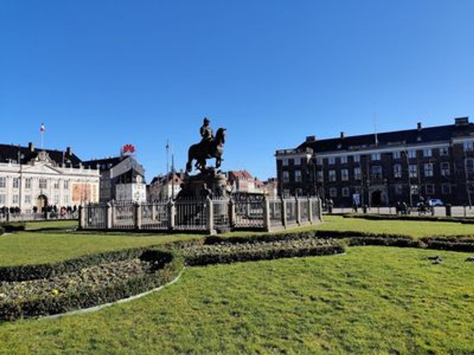 Copenhagen: Monarchs & Majesty Audio Tour - photo 3