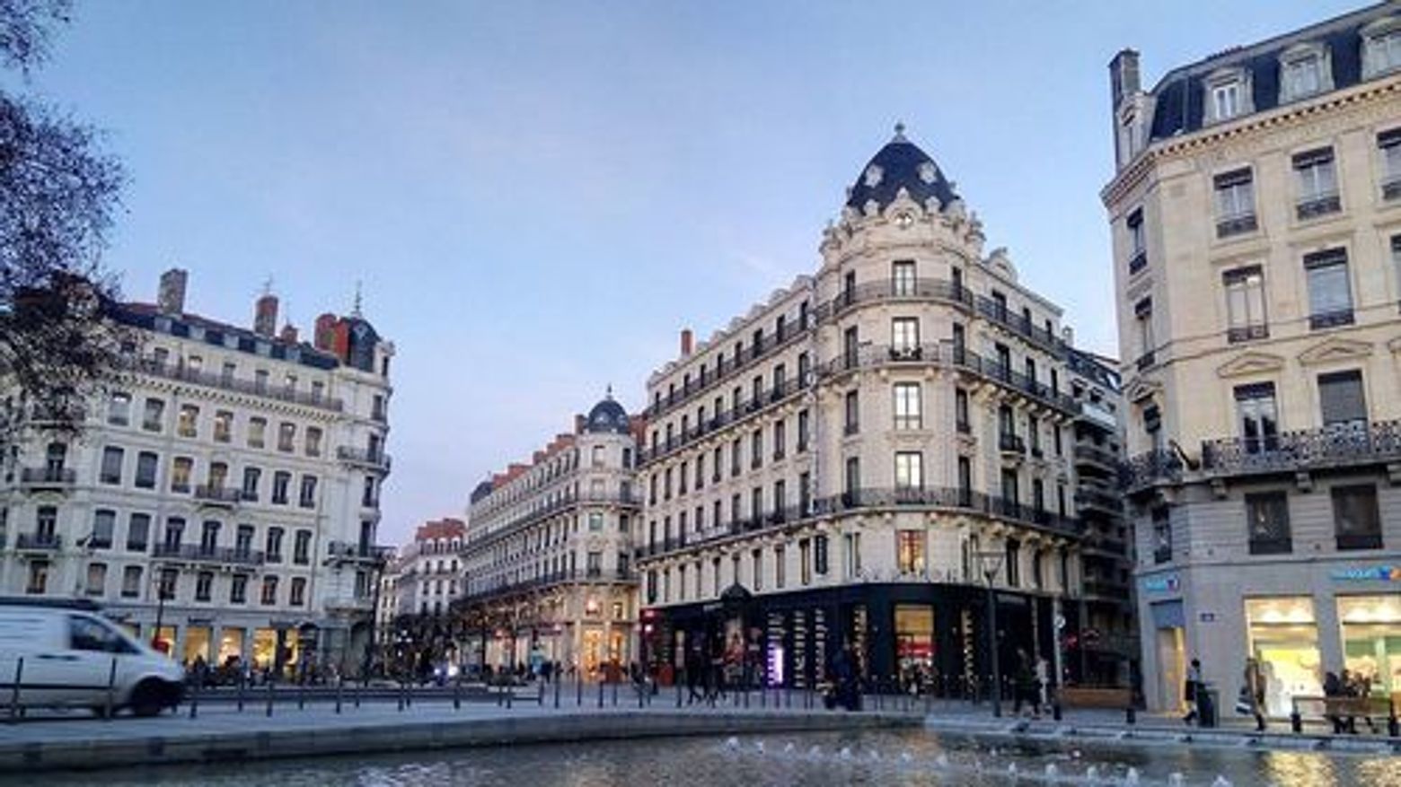 Lyon: Architectural Marvels Audio Tour - photo 3