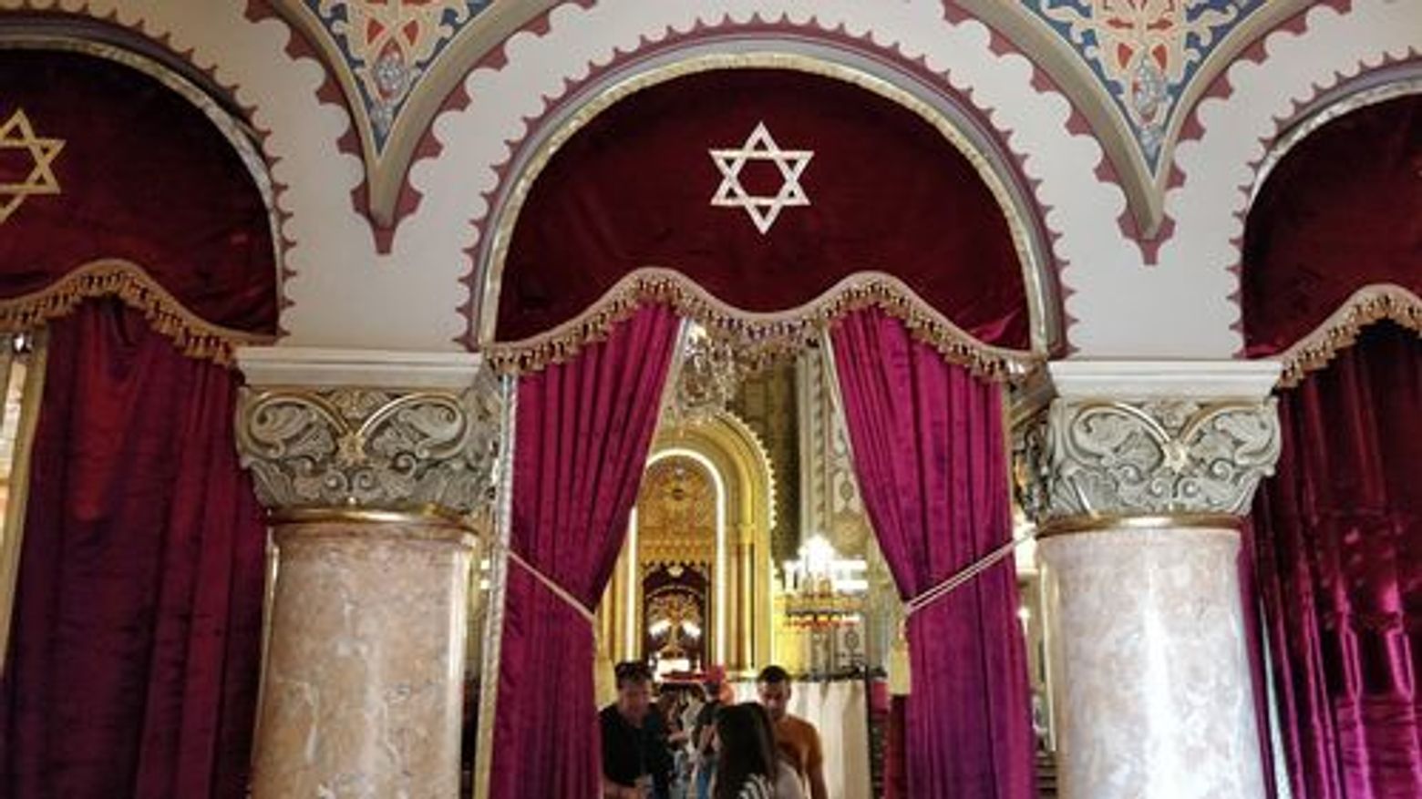 Bucharest: Jewish Heritage Journey Audio Tour - photo 3