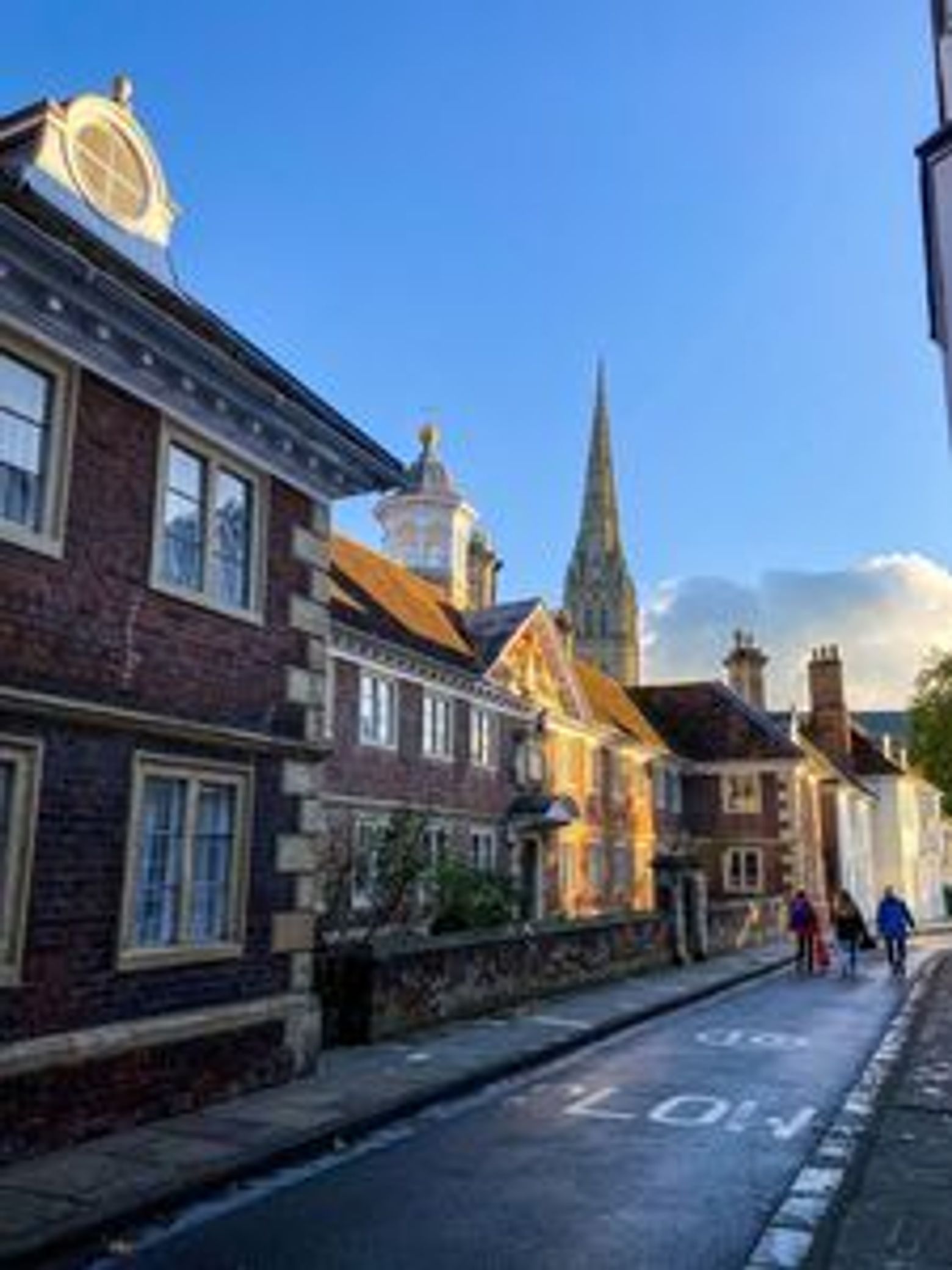 Salisbury's Timeless Trails: A Historic Walking Journey - photo 3