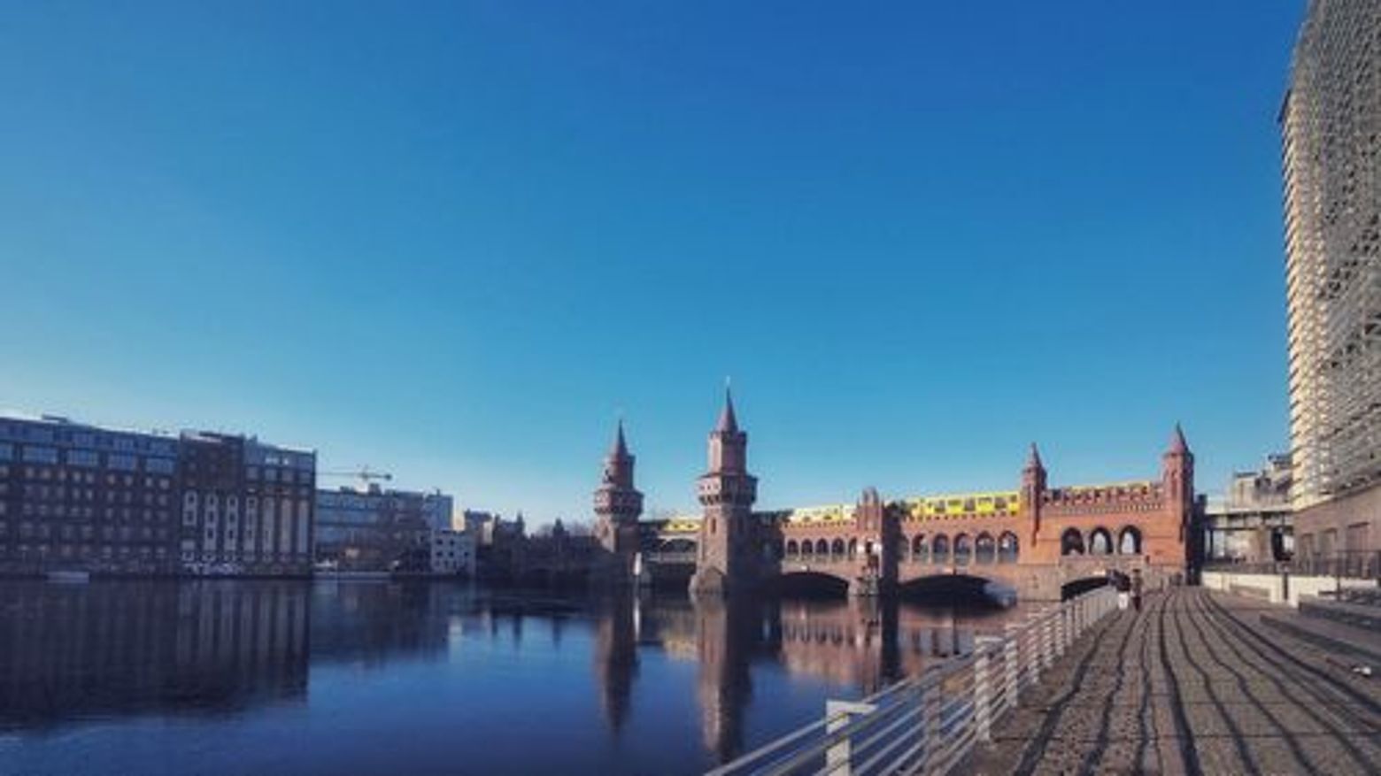 Navigate History: In-App Audio Tour in a Trabi - photo 4