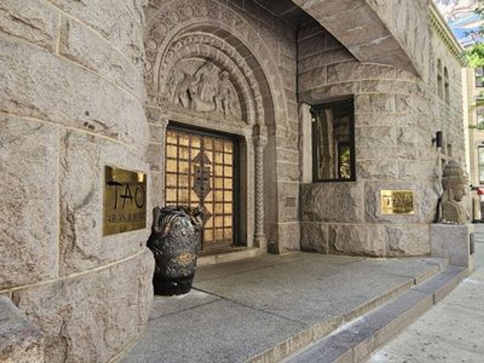 Chicago's Hidden Corners: River North District Audio Tour - photo 4