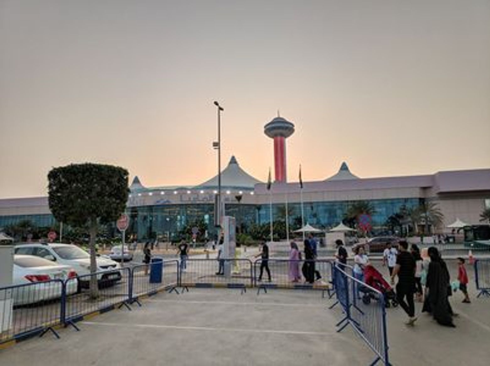 Abu Dhabi: Skyline Splendor Quest Audio Tour - photo 3