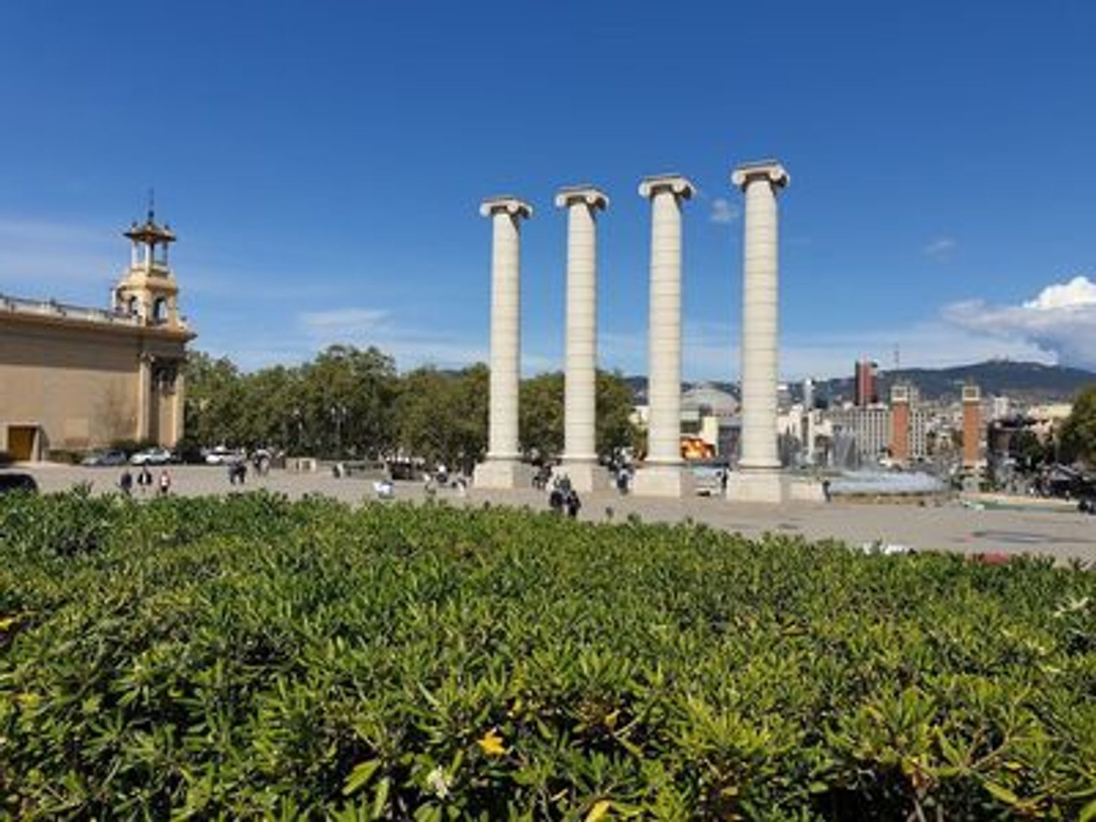 Discover Barcelona's Wonders: In-App Audio Tour - photo 3