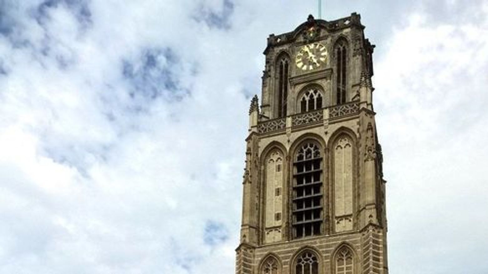 Rotterdam's Phoenix Path: World War II Walk - photo 4