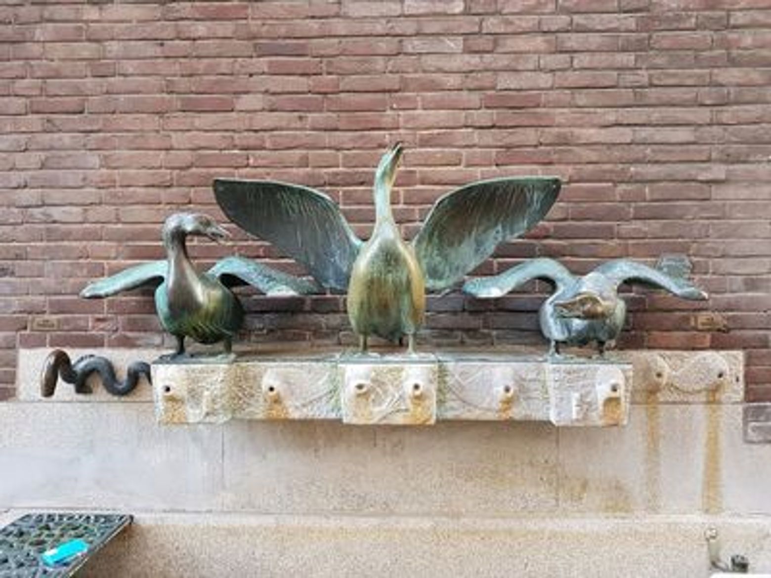 Düsseldorf's Historical Journey: Castles to Contemporary - photo 4