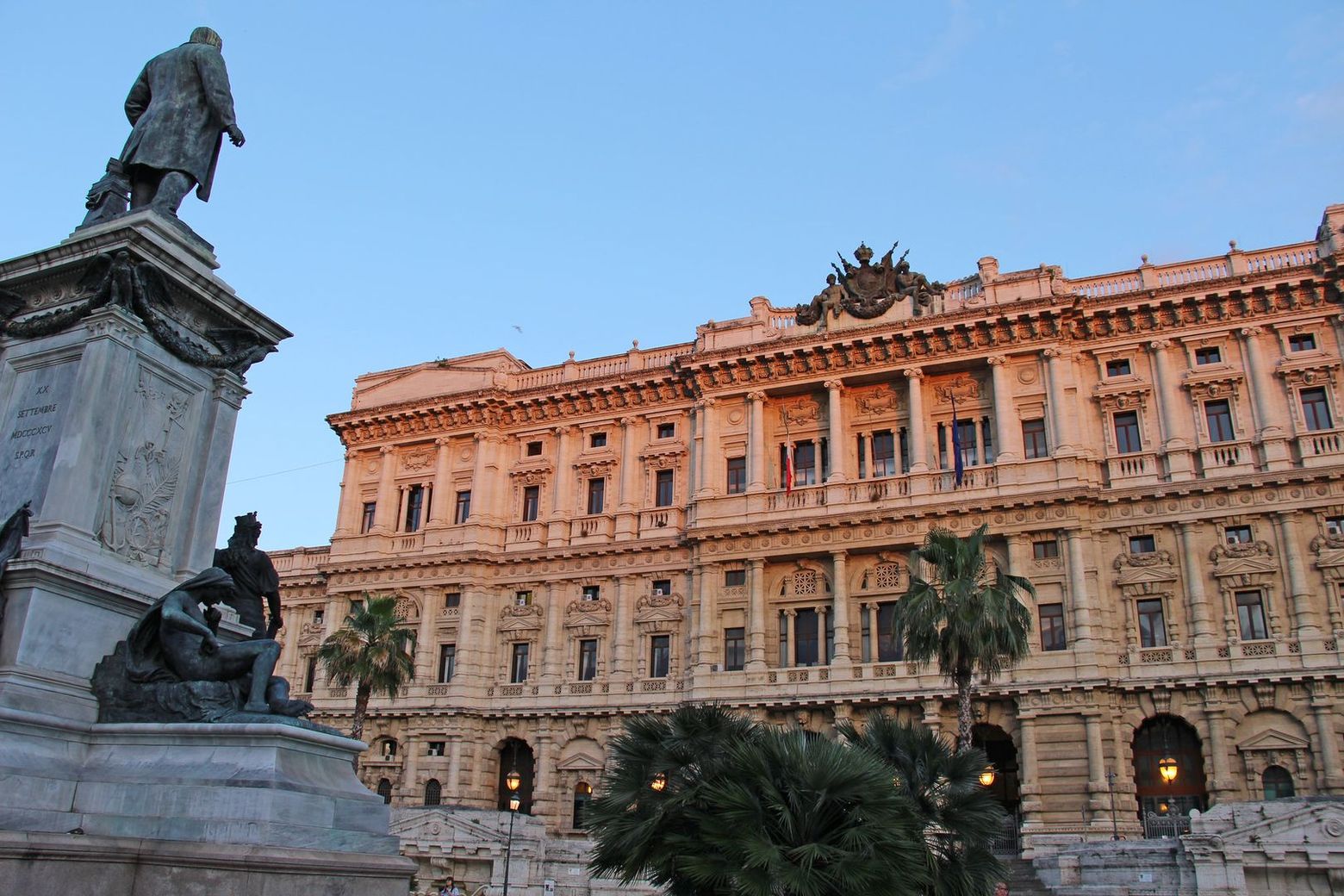 Rome Walking Audio Tour: Vatican Mysteries, Castel Sant'Angelo and More - photo 2