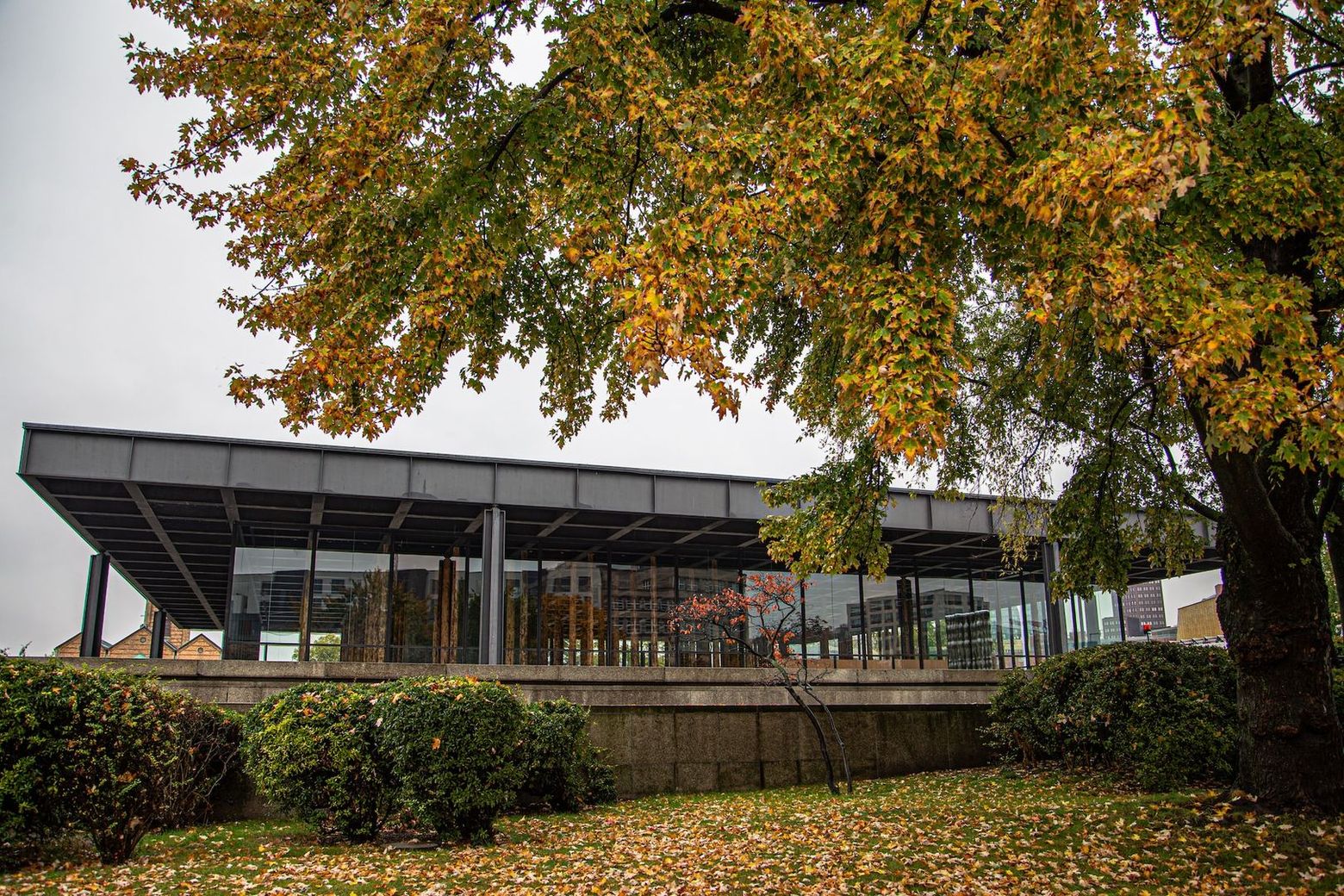 Berlin: Neue Nationalgalerie Entry - photo 2