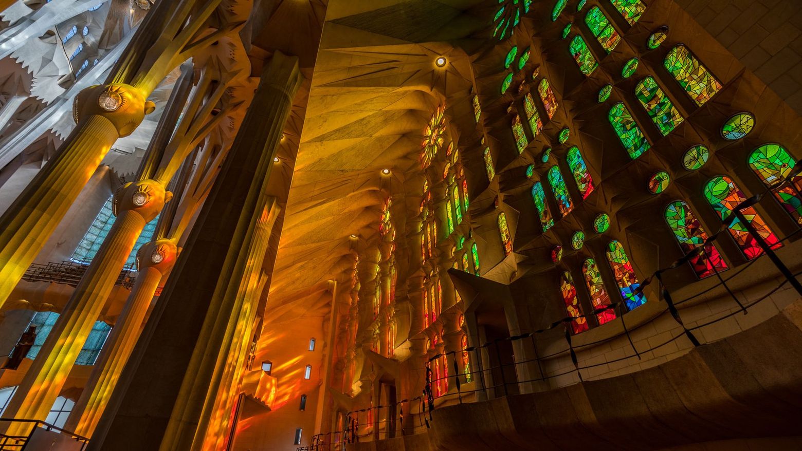 Barcelona: Sagrada Familia Fast Track Ticket & Surrealist Audio Tour - photo 2