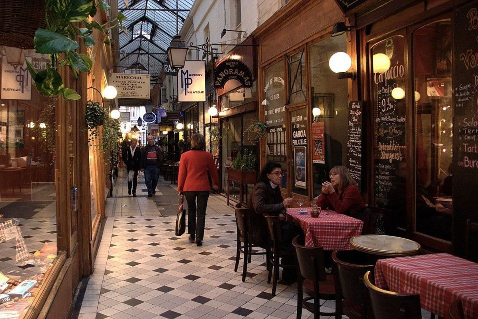 Paris: Covered Passages Audio Tour