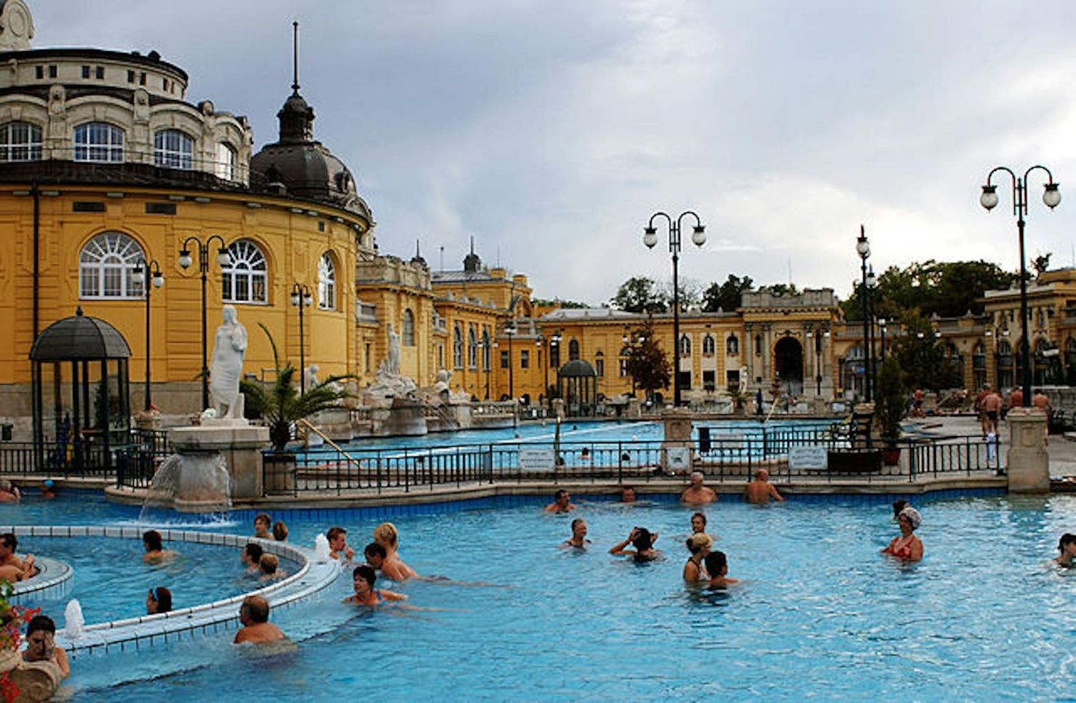 Széchenyi Spa: Entry + Massage + Private Cabin - photo 2