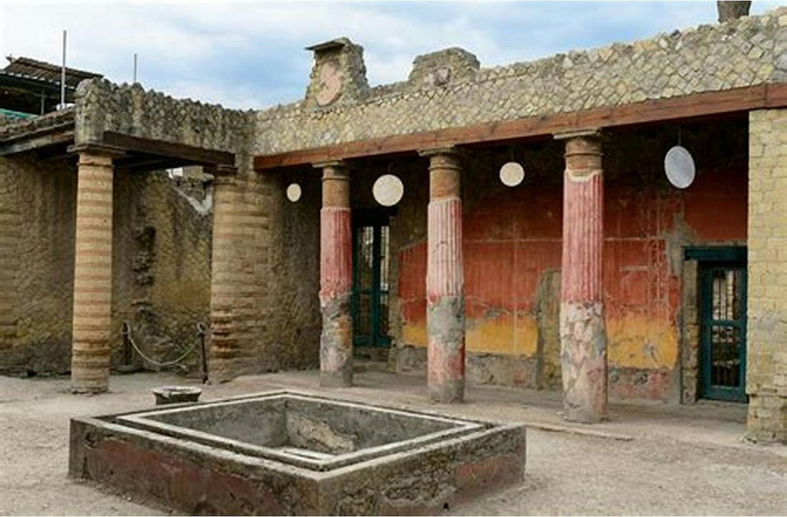 Herculaneum & Mount Vesuvius: Skip The Line Ticket + Roundtrip from Naples - photo 2