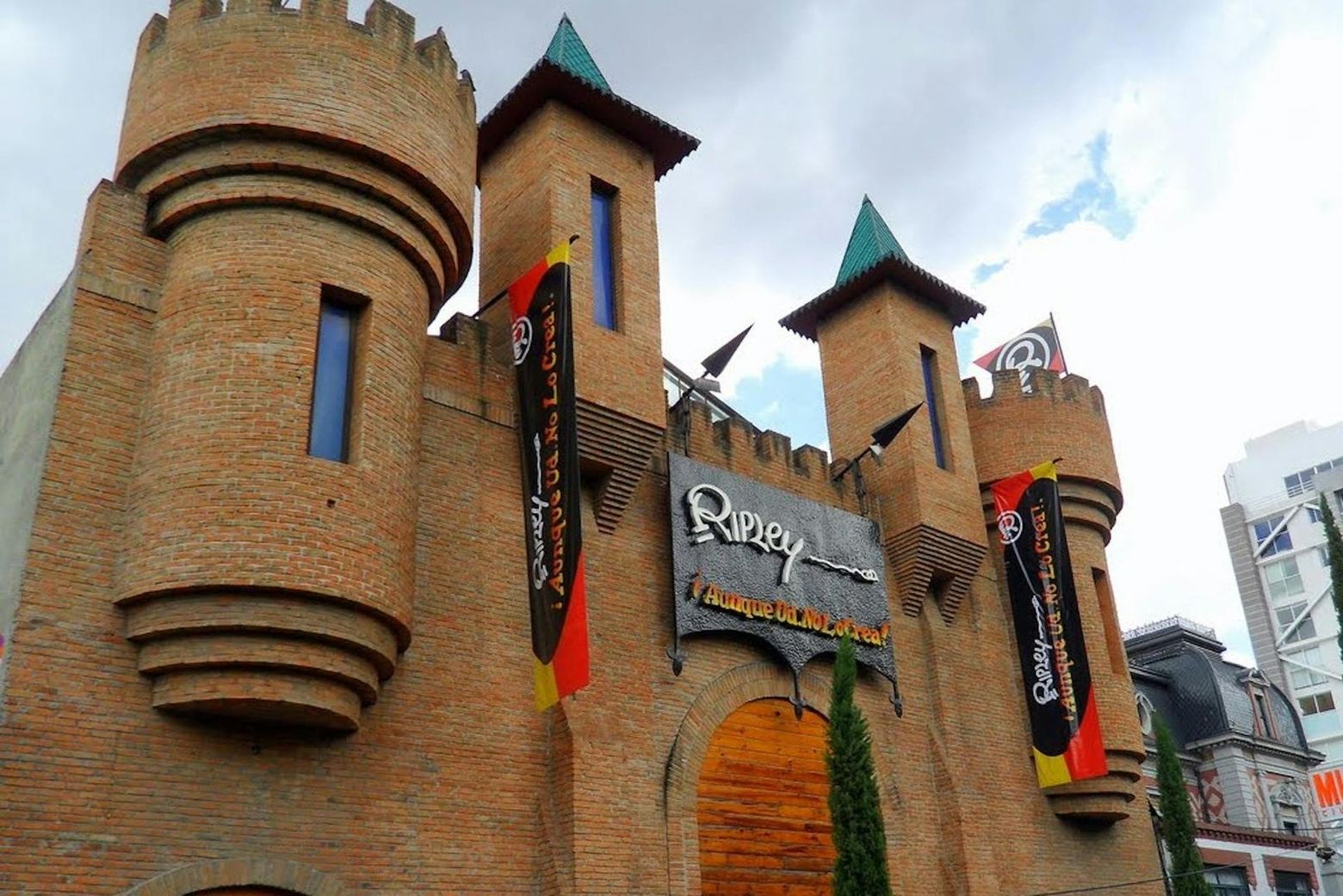 Ripley's and Wax Museum: Entry + Transportation - photo 2