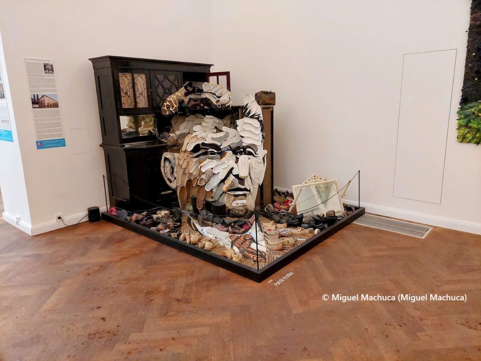 Prague's Enchanted Pathways Tour with Illusion Art Museum Ticket