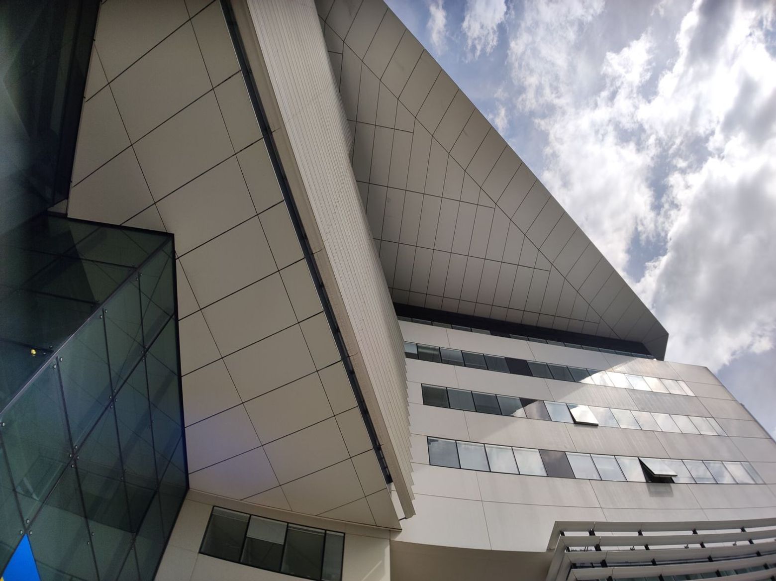 Mériadeck: quartier brutal, moderne et contradictoire de Bordeaux.