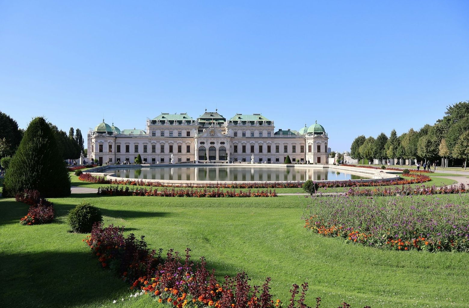 Vienna: Upper Belvedere Ticket & Highlights Audio Tour with a City Walk