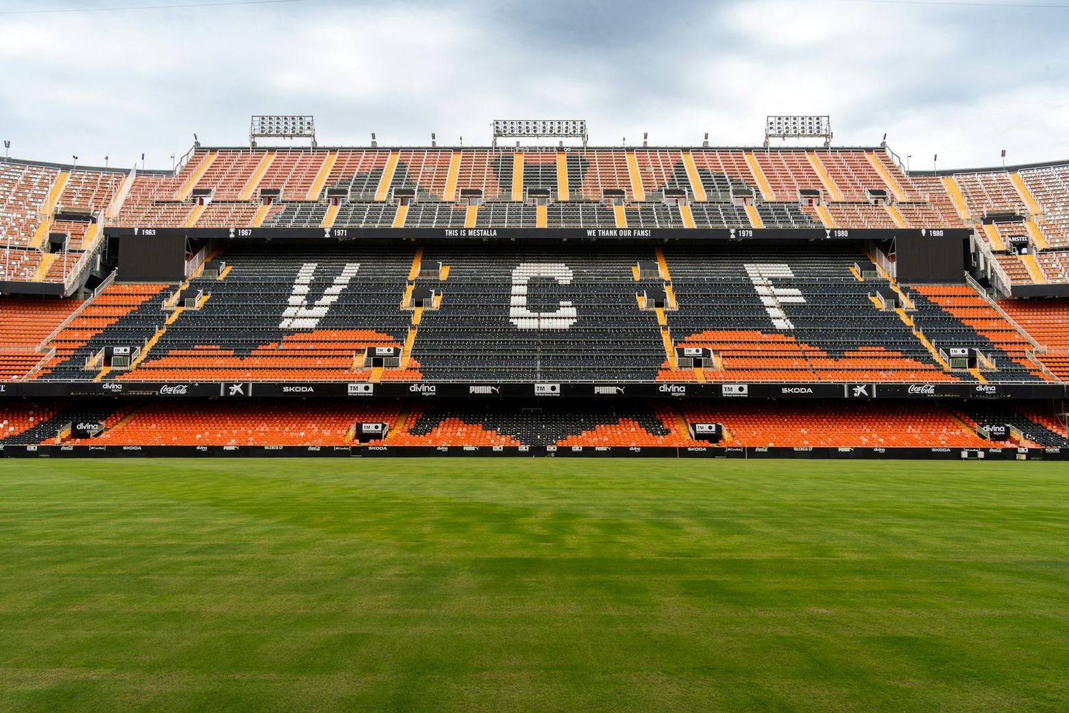 Valencia: Mestalla Stadium Ticket & City Highlights Audio Tour