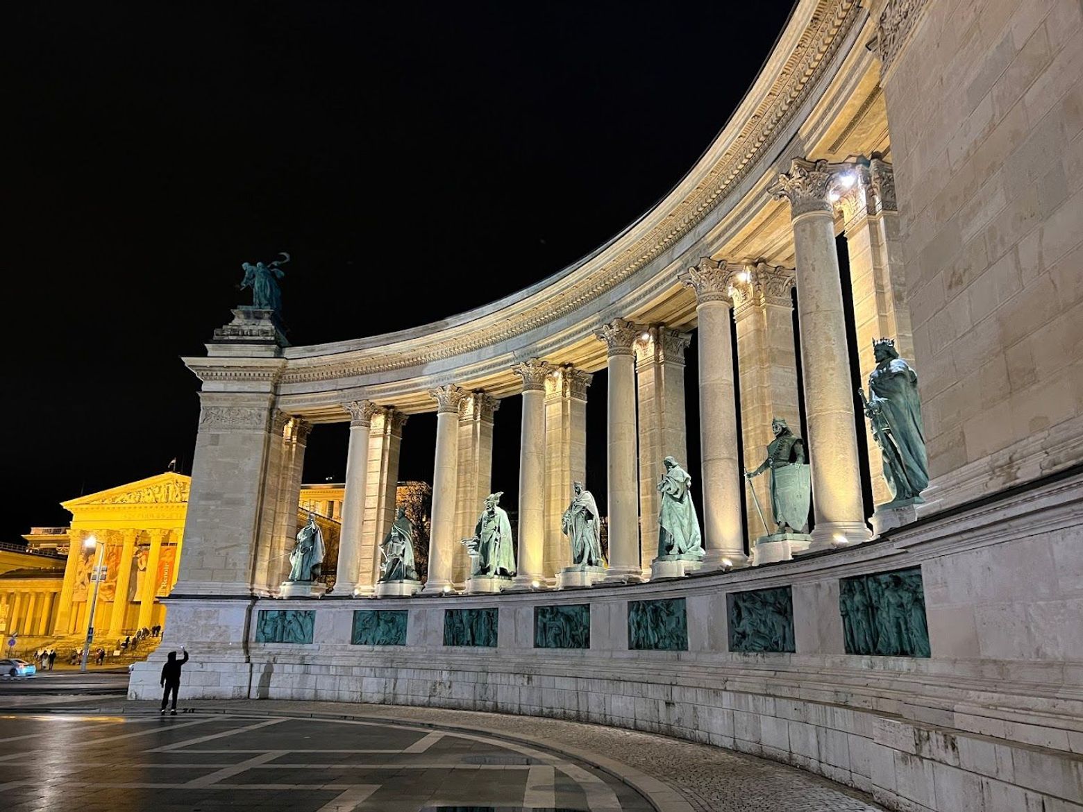 Budapest: Vibrant Culture & History Audio Tour - photo 2