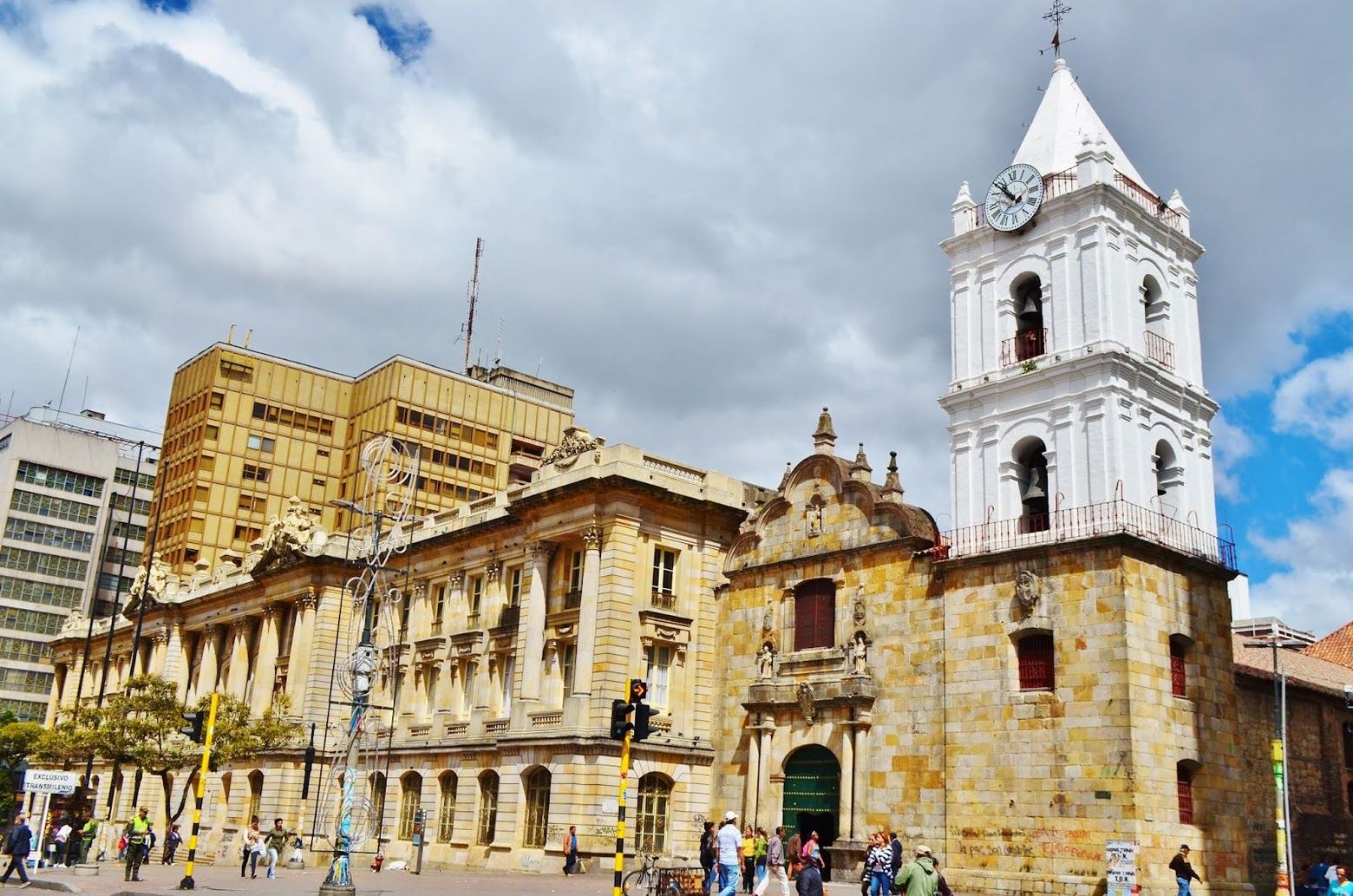 Bogota: Audio Tour from Iglesia De Las Aguas to Biblioteca Nacional