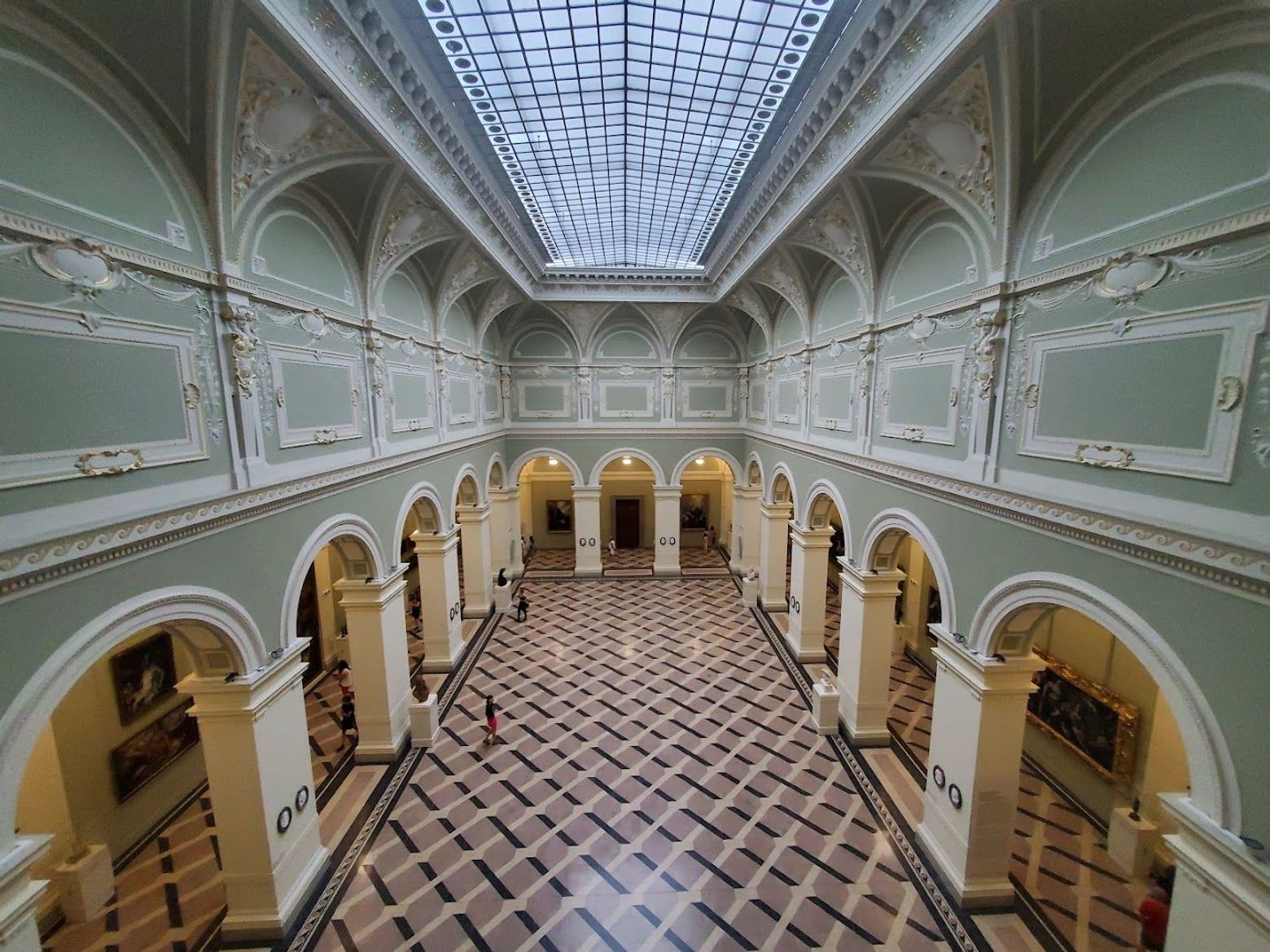 Budapest: Vibrant Culture & History Audio Tour