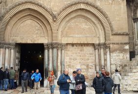 Self-Guided Audio Quest Along Via Dolorosa: Following the Passion of Christ