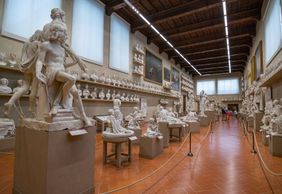 Florence: Accademia Gallery Ticket & Sightseeing Audio Tour