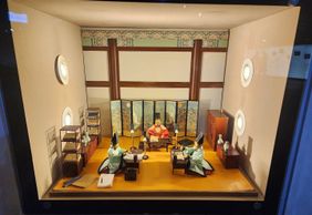 Seoul Historical Gems: Deoksugung Palace & Beyond