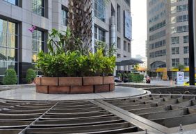 Bangkok: Wireless Road Hidden Gems Audio Tour