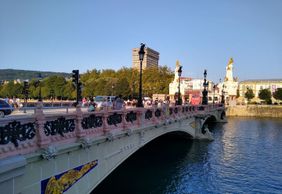 San Sebastian: Cultural Gems & Scenic Trails Audio Tour