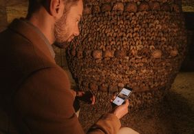 Paris: Catacombs Ticket & Audio Tour with a City Walk