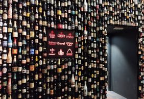 Brugge: Beer Museum Ticket & City Highlights Audio Tour