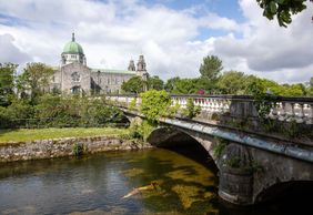 Galway: An Audio Tour of Landmarks and History