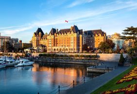 Vancouver's Secrets and Sweets: A Historic Walk