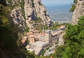 Barcelona: Montserrat Abbey & Railway Ticket with Audio Tour